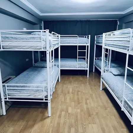 Hostel 165-3